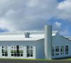 Blick auf das neue Produktionsgebäude der Paul Leibinger GmbH & Co. KG. 
(Quelle: Weber Architekturbüro)